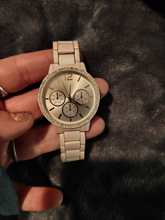 Geneva Accessories - Elegant Women's Pink Crystal Accent Bracelet Watch For Sale!